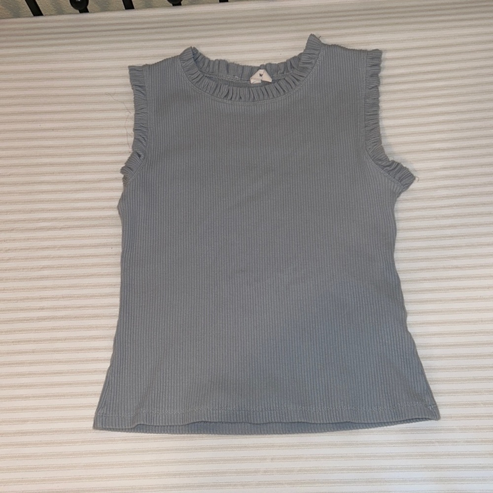 Wishlist Gray Cropped Tank With Ruffle Detailing size: Small